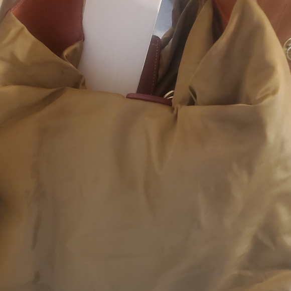 Beige / olive  Dooney & Burke Purse - Picture 3 of 6